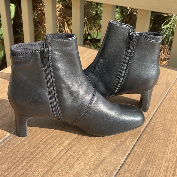 Clarks Kyndall Fae Women’s Leather Bootie Black - Picture 5 of 8